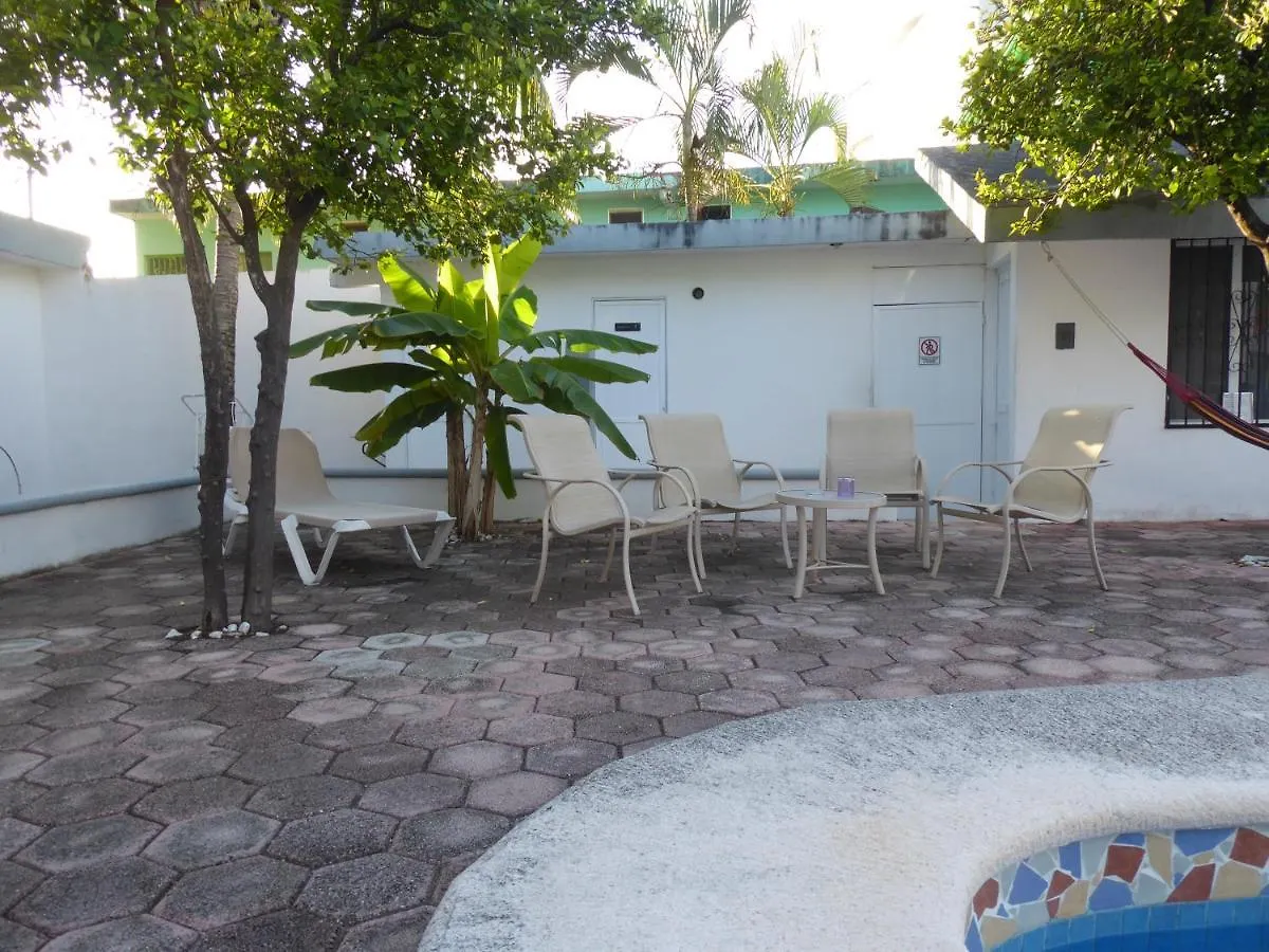 Claro De Luna Playa del Carmen Aparthotel
